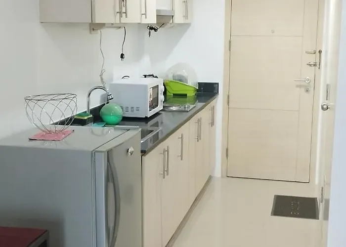 Derick's Place At Sea Residences Apartment